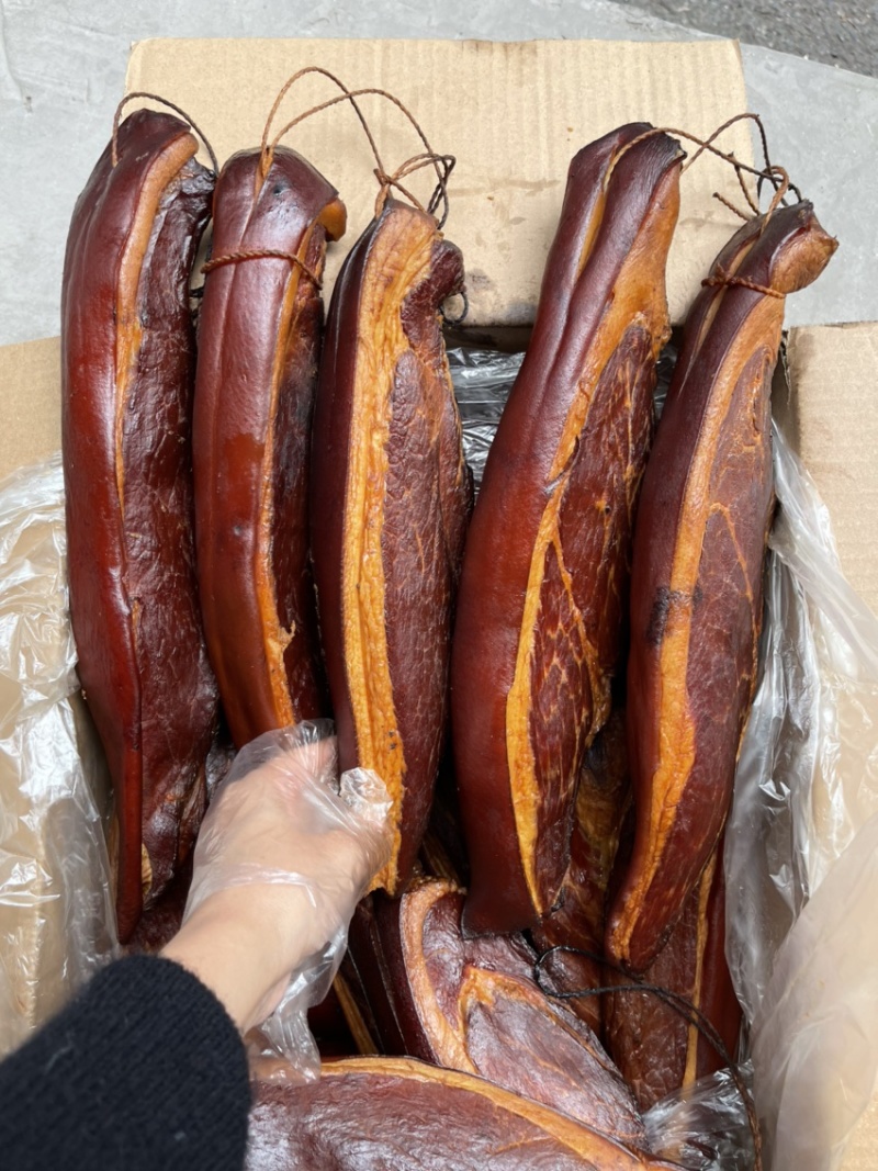 烟熏精品后腿腊肉（腊肉香肠源头工厂一手货源量大从优）