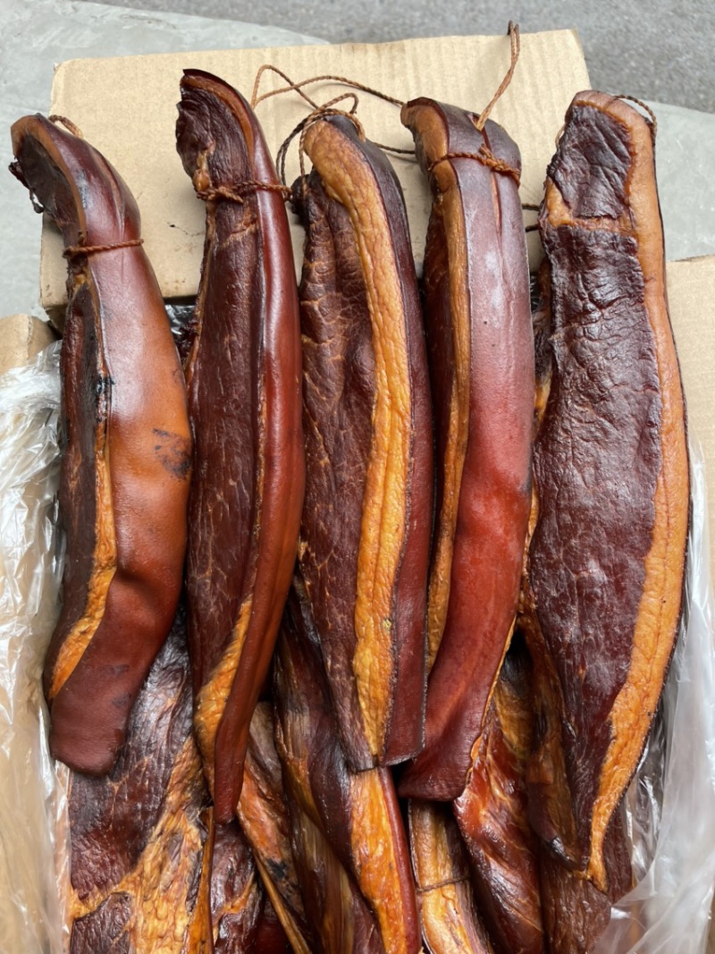 烟熏精品后腿腊肉（腊肉香肠源头工厂一手货源量大从优）