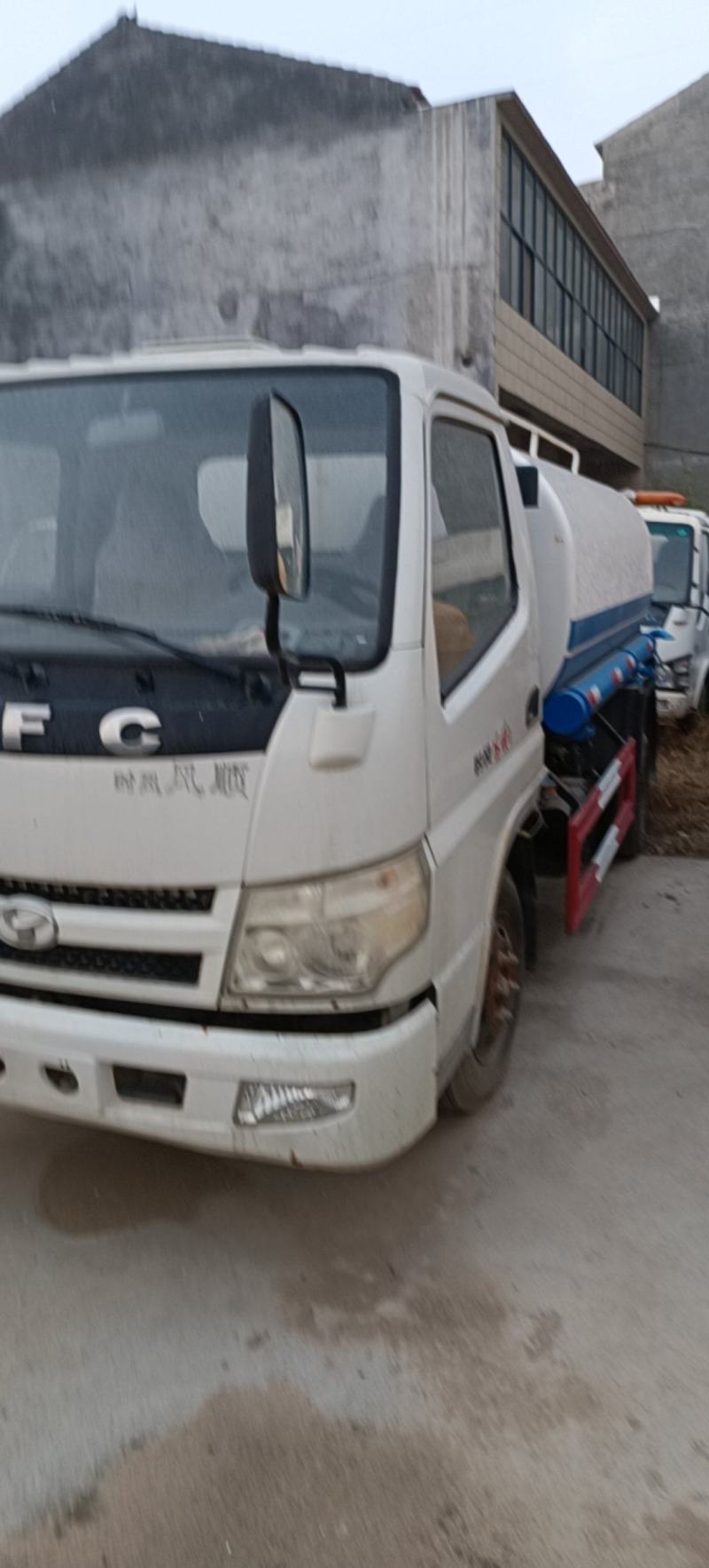 吸粪车，吸污车，洒水车，带户的还有不带户的，三轮吸粪车