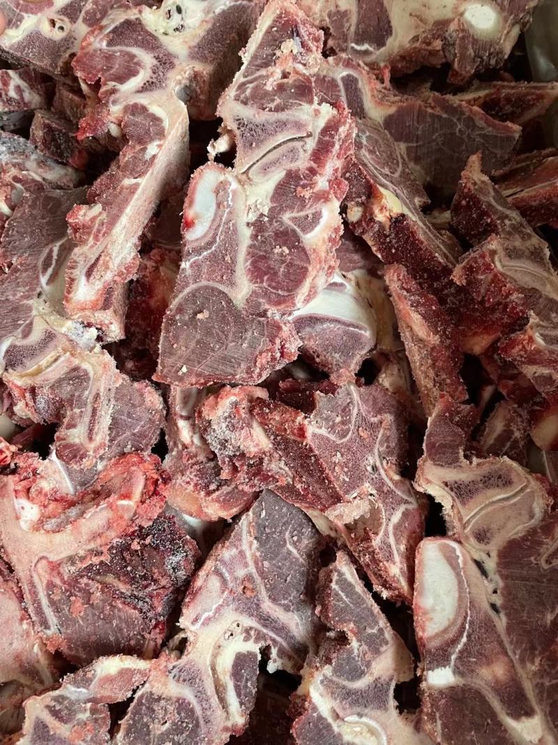 满肉牛脖骨，牛脖骨肉骨头，加肉牛骨，牛骨头