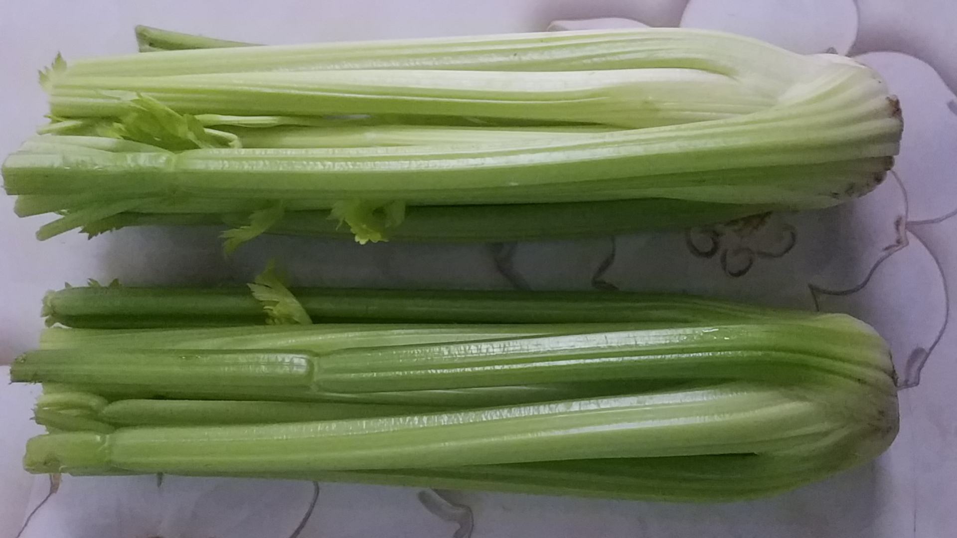 西芹与猪肝原材料图