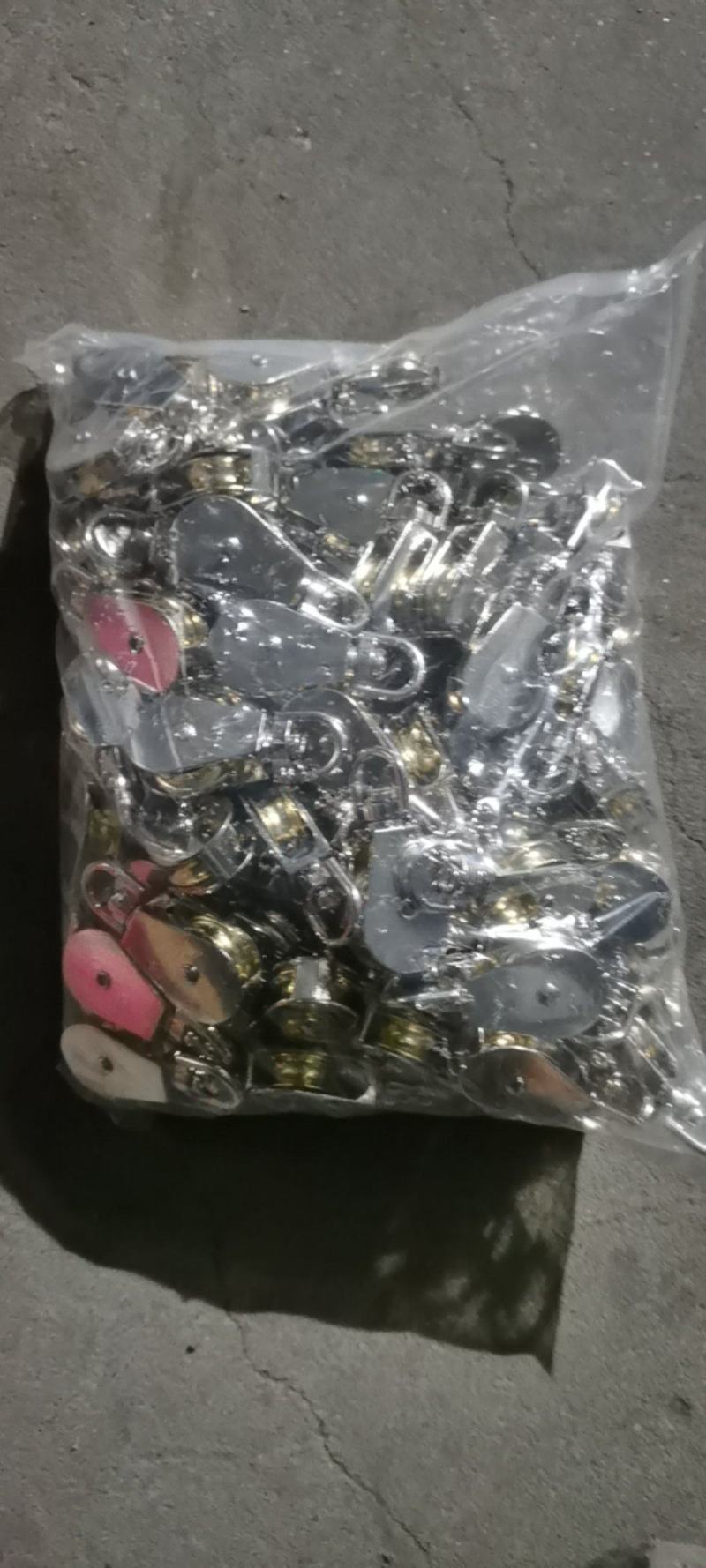 放风滑轮不锈钢滑轮，各种大棚配件欢迎来电咨询！