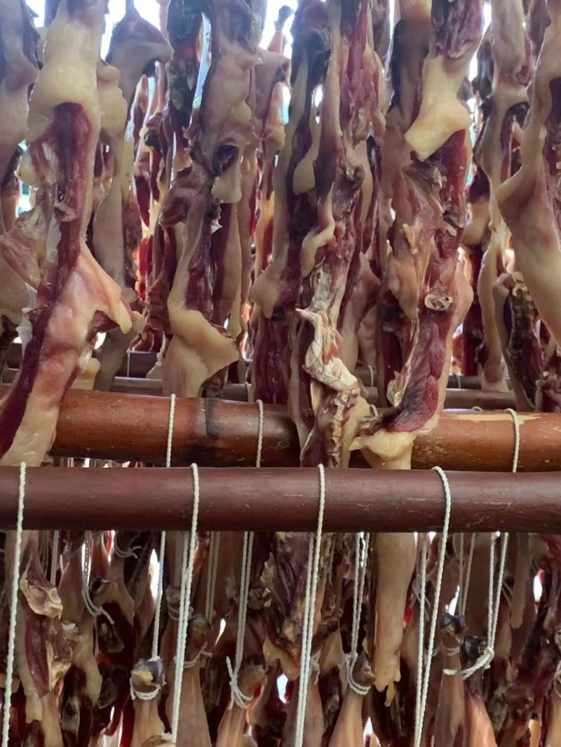 烟熏腊鸭条（（腊肉香肠源头工厂一手货源量大从优）