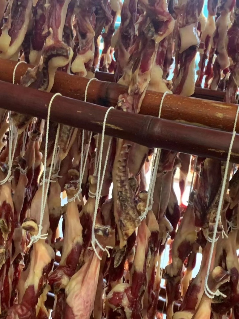 烟熏腊鸭条（（腊肉香肠源头工厂一手货源量大从优）