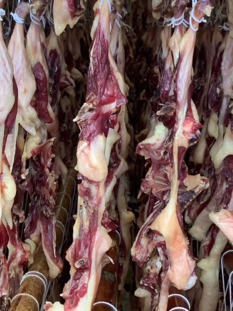 烟熏腊鸭条（（腊肉香肠源头工厂一手货源量大从优）