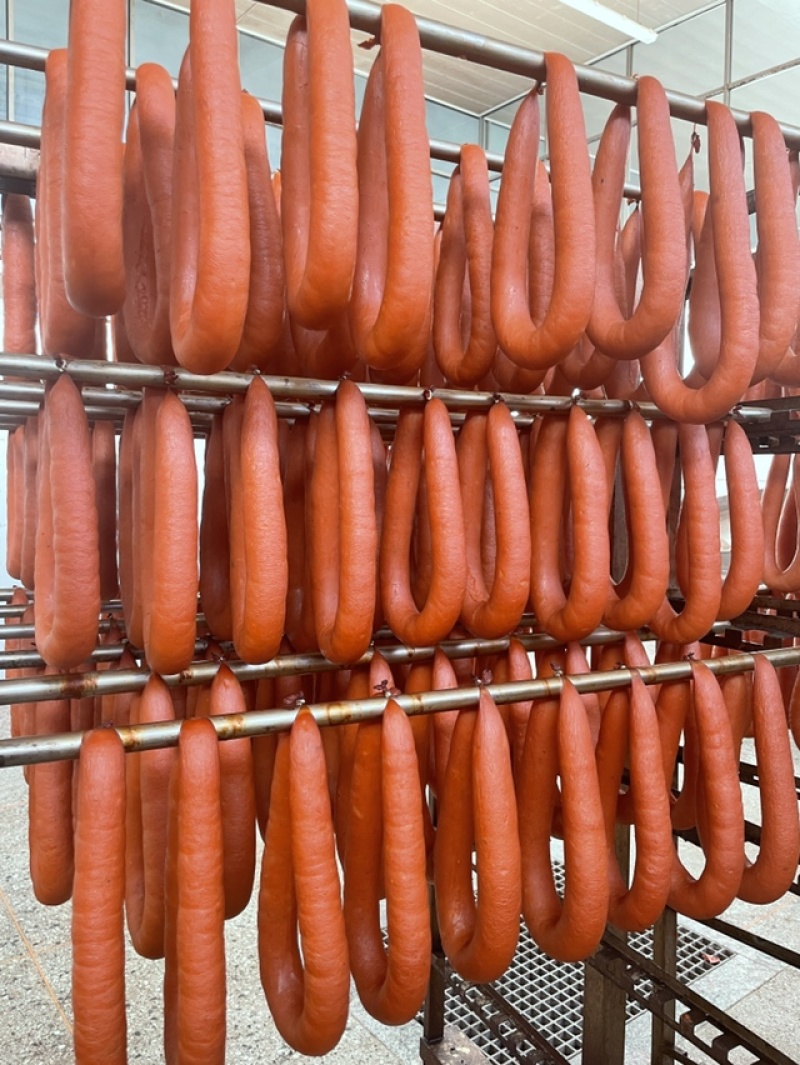 手掰肠，鸡肉含肉量百分之70。150斤起批