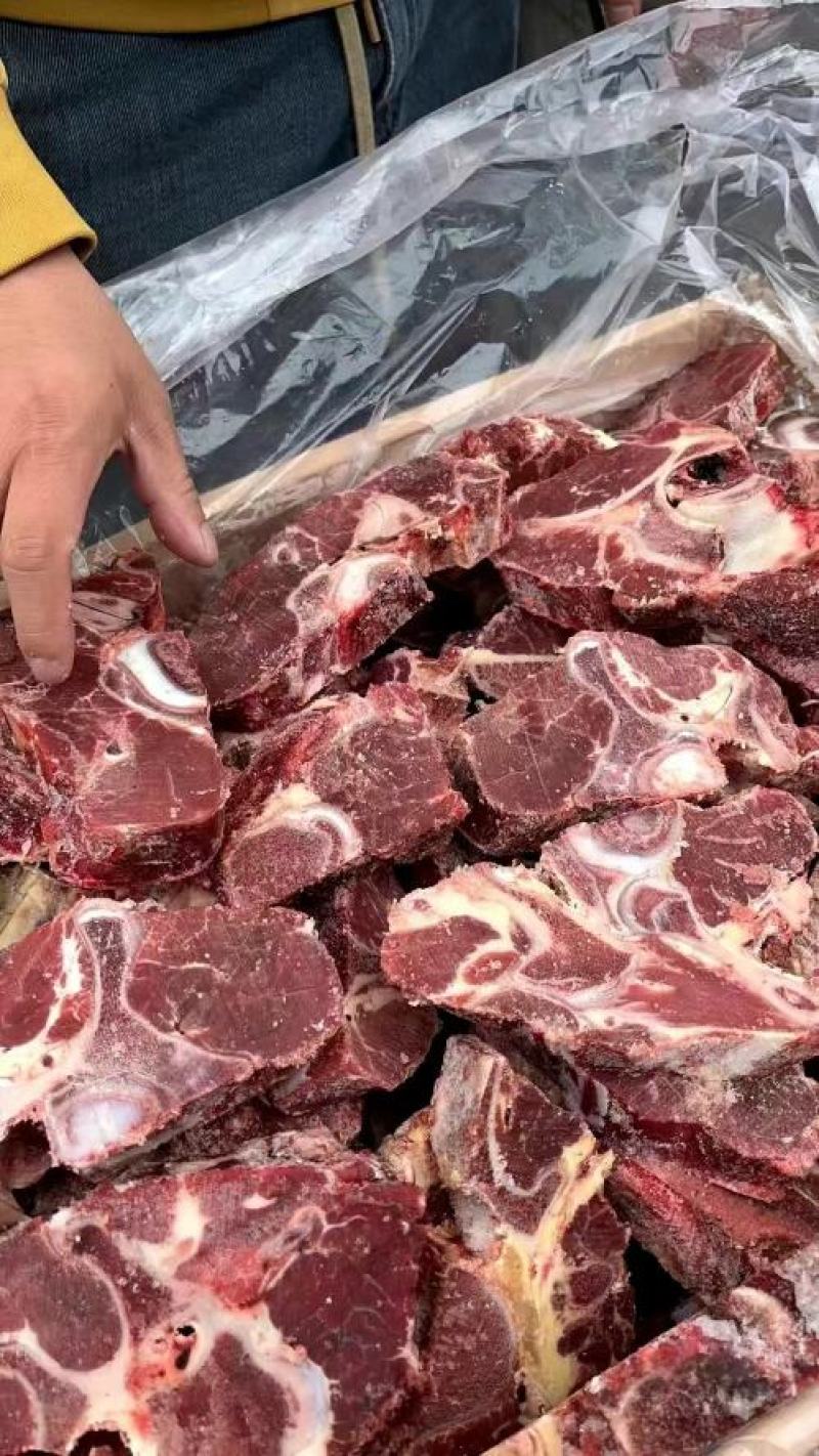 满肉牛脖骨，酱牛骨适用于酱骨头店全牛宴，筋头巴脑锅