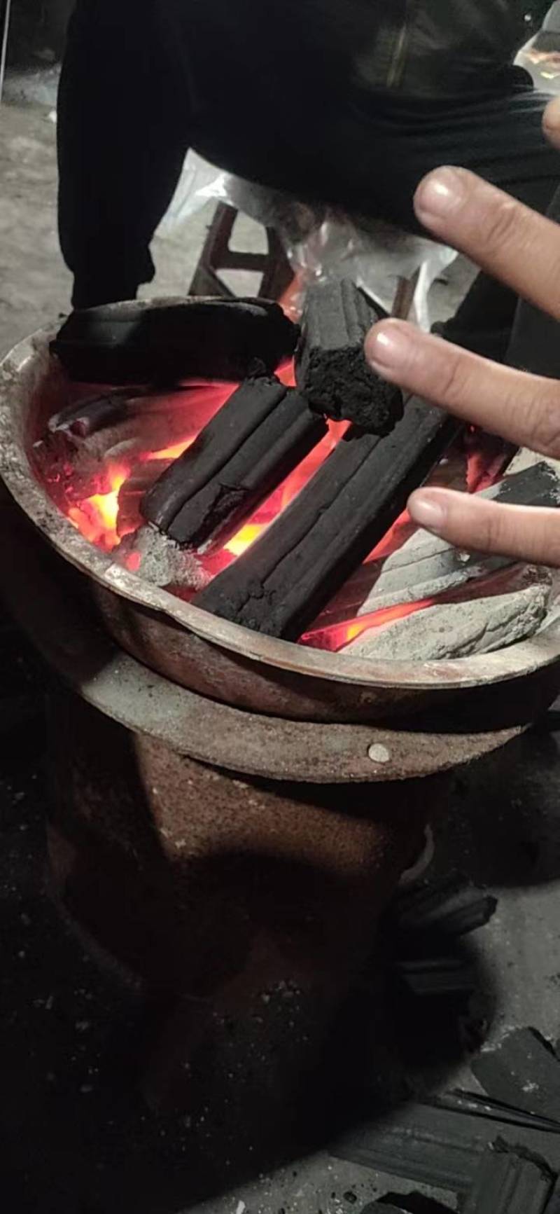 无烟，无味，机制环保，取暖，烧烤碳