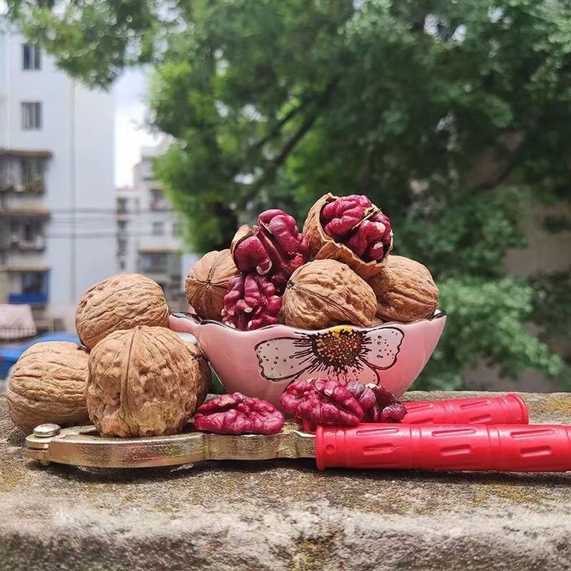 红皮核桃，红衣核桃