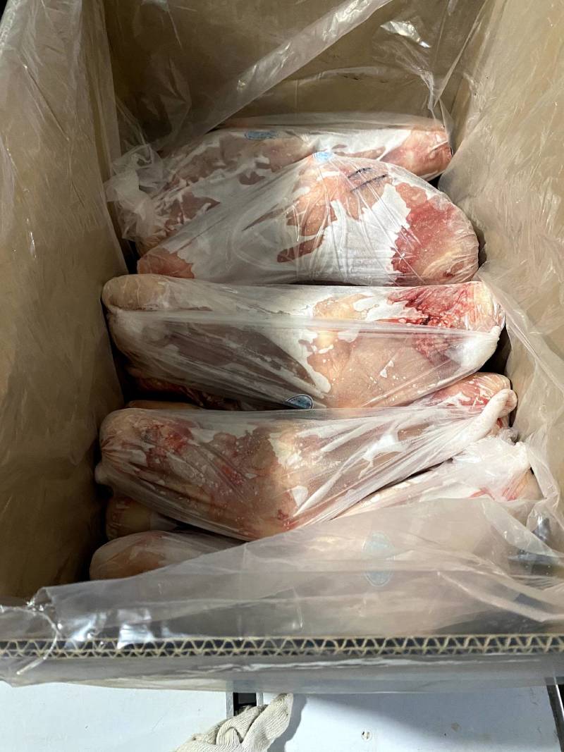 血清乳牛犊牛前腿，精品包装。一箱11到13条。