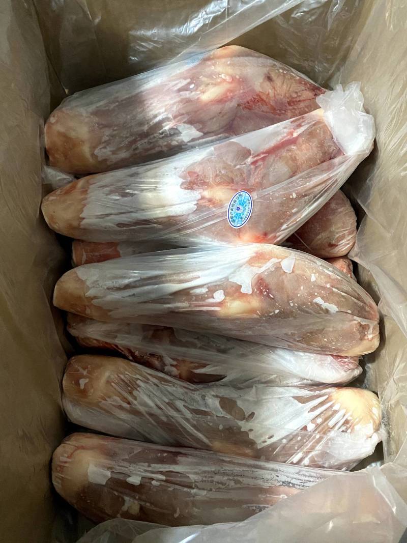 血清乳牛犊牛前腿，精品包装。一箱11到13条。