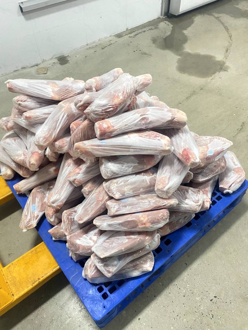 血清乳牛犊牛前腿，精品包装。一箱11到13条。