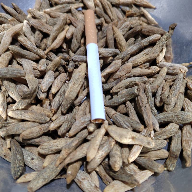 麦冬大粒，陈货麦冬，黑麦冬，麦冬货源充足价格便宜欢迎联系