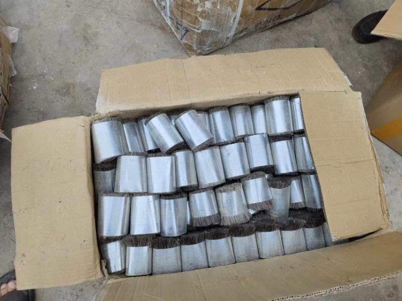 山羊毛，皮绒7------9公分。现货2吨