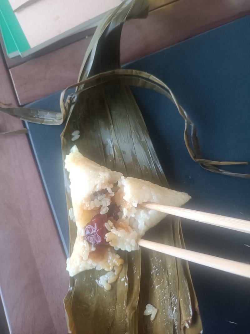 粽子马踏湖芦苇粽手工制作