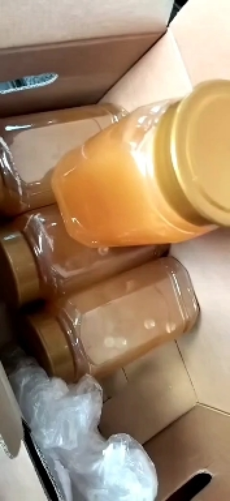 新疆黑锋蜂蜜，特级蜂蜜，放心蜜