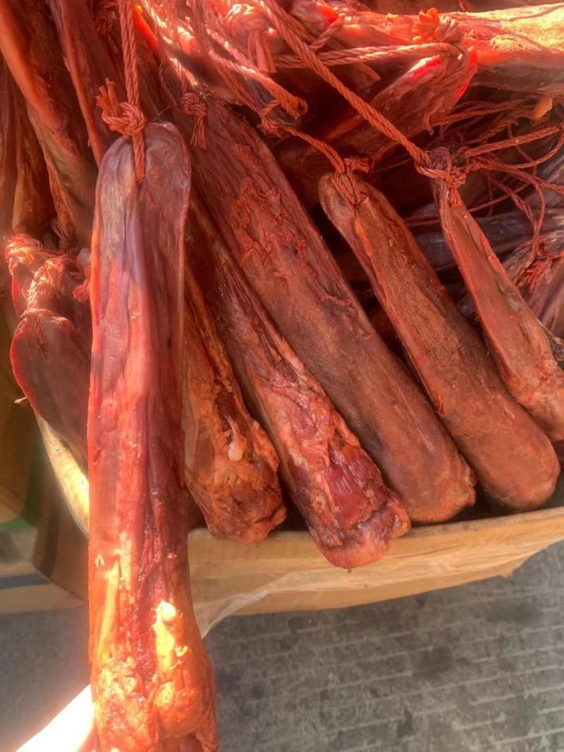 腊猪舌头，干度好，味道非常巴适，库房现货，价格美丽