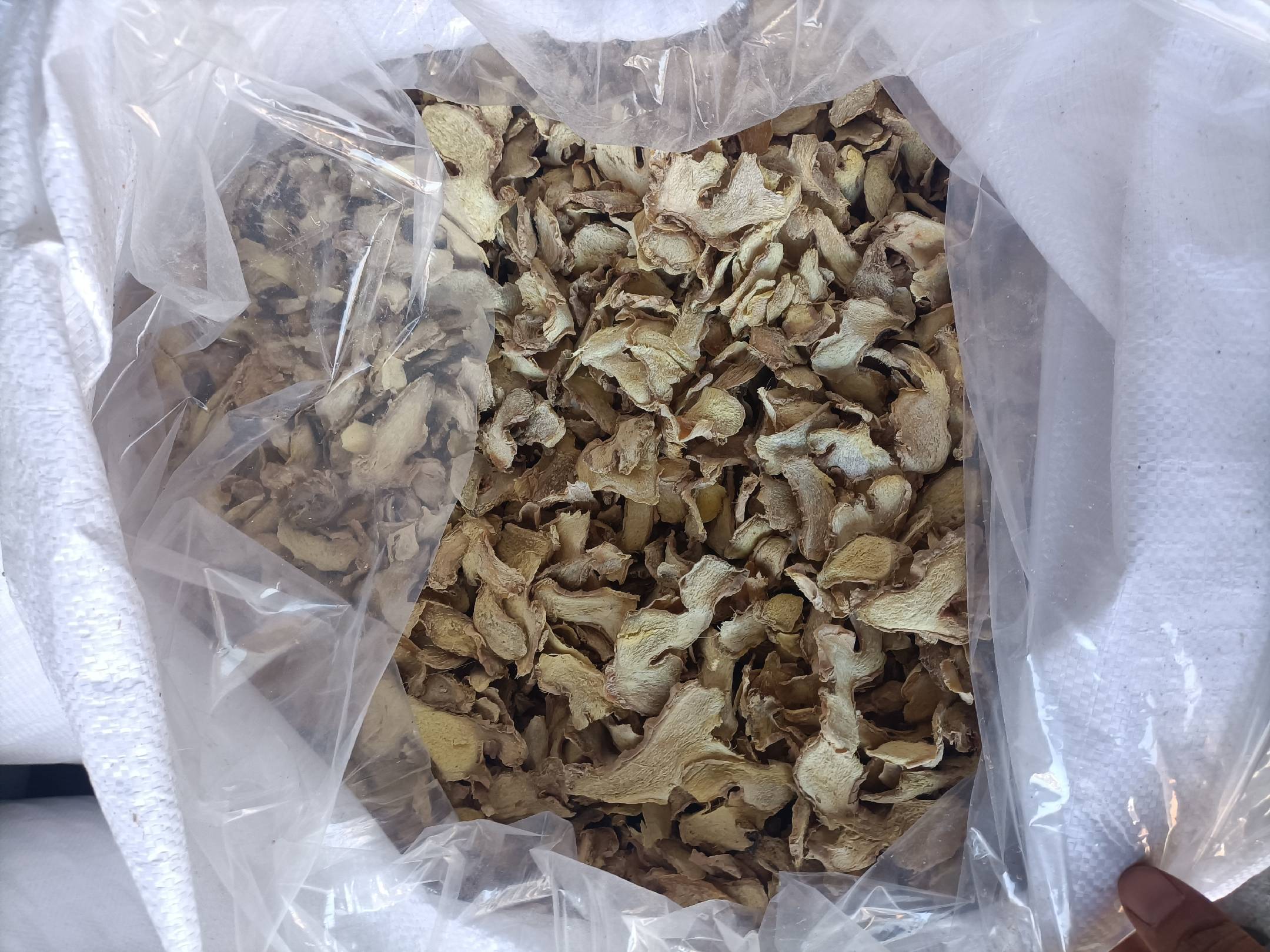 姜黄与生姜的储存方式示意图