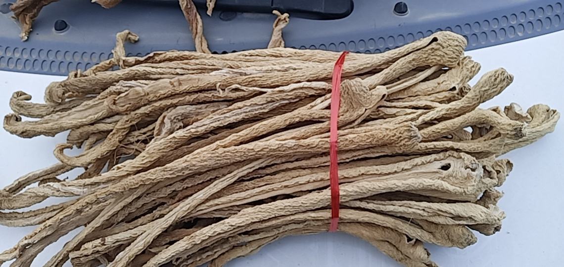 白萝卜干与青萝卜干的口感对比