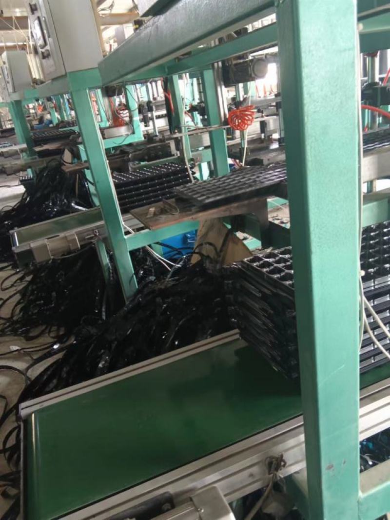 育苗穴盘，厂家发货，规格齐全，真正做到从原材料到成品。