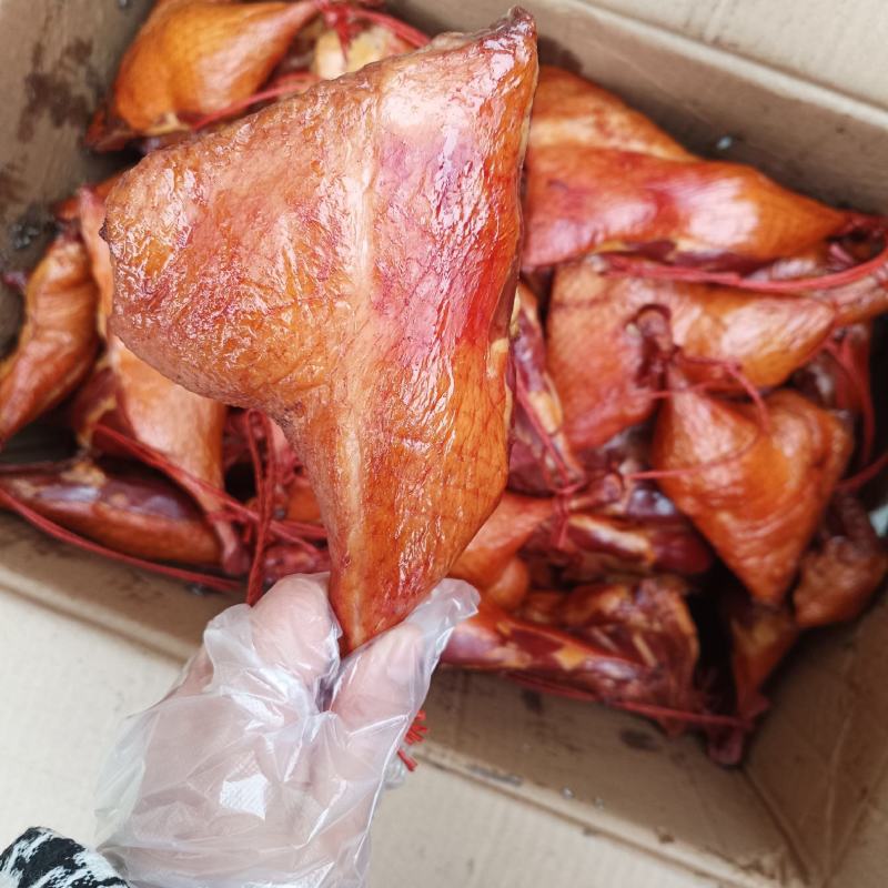 腊货批发烟熏鸭边腿鸭腿腊鸭腿跑江湖地摊货源