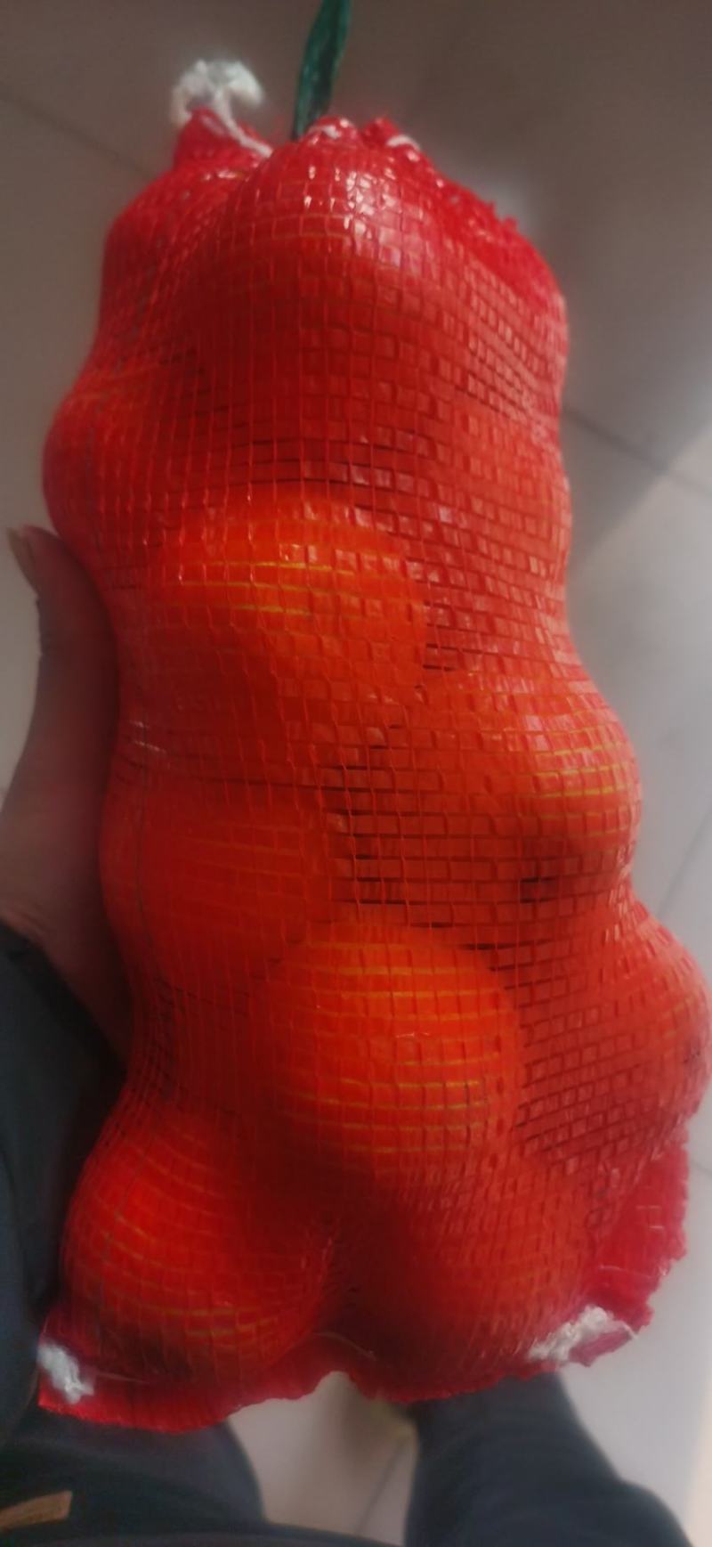 麻阳冰糖橙。精品袋装，一袋4斤左右，量大从优