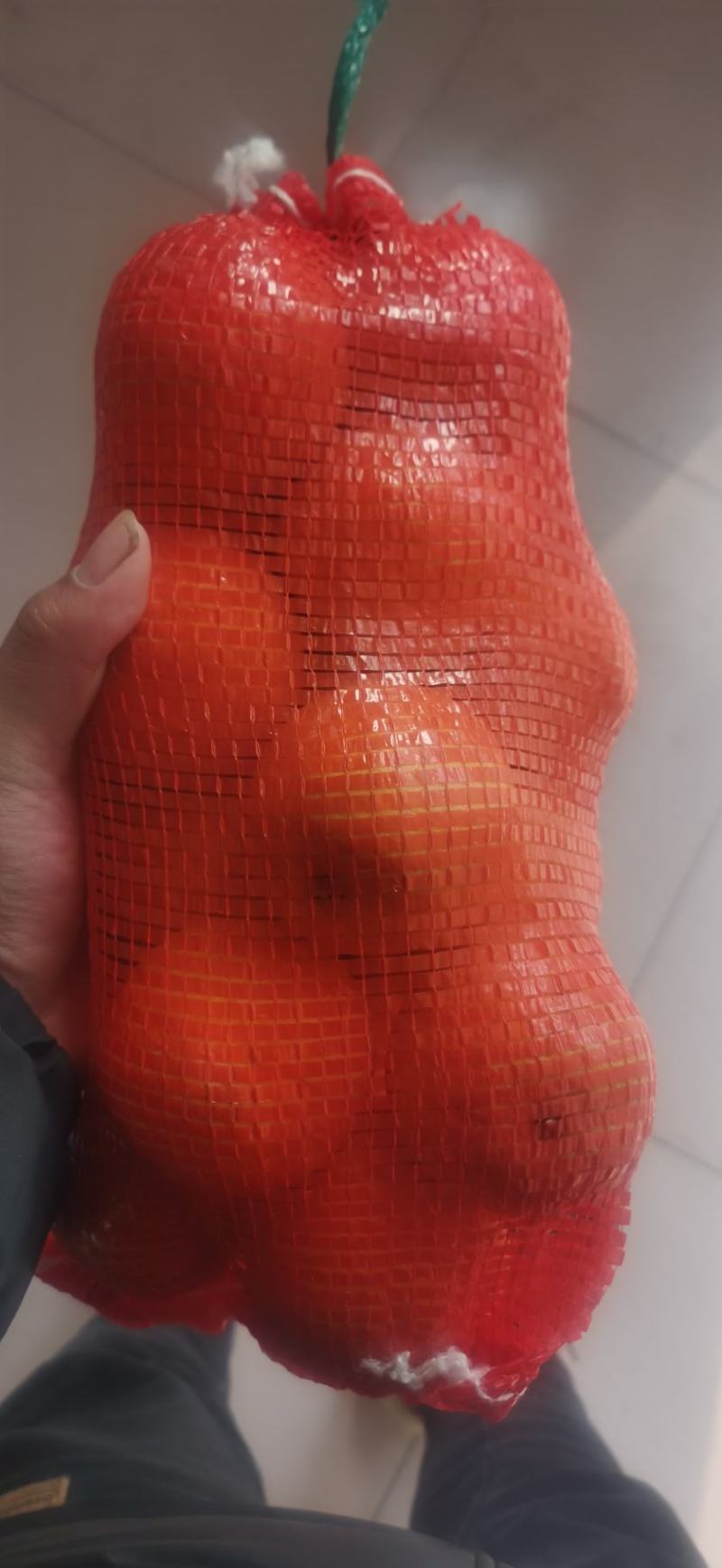 麻阳冰糖橙。精品袋装，一袋4斤左右，量大从优