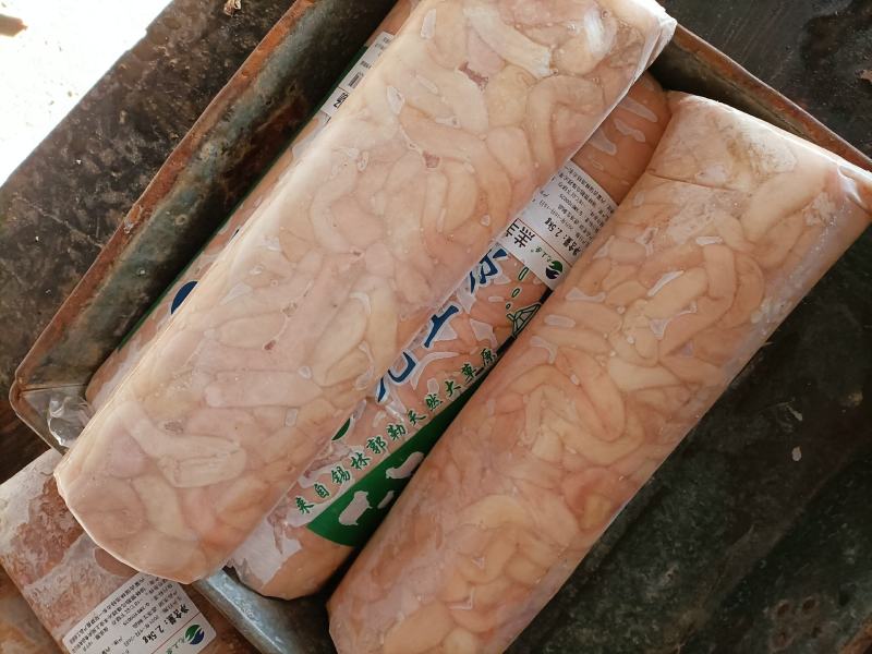 内蒙古锡林郭勒草地羊肥肠，肥而不腻，油不大，一卷五斤。