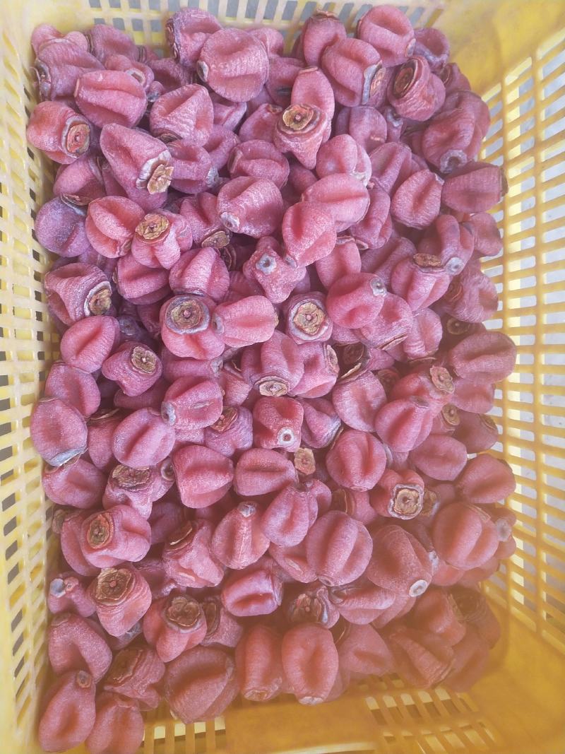 这是中小吊饼，六盒一的八个柿饼一小盒。六盒一件32元