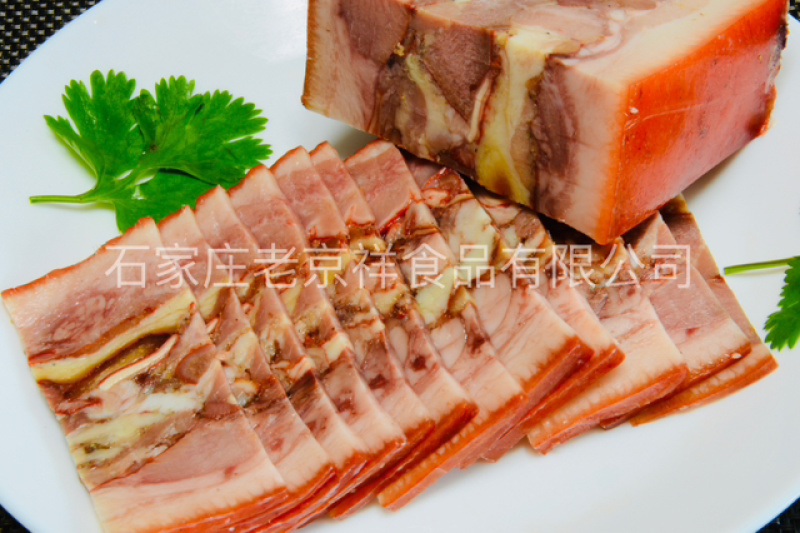 五香压猪头肉，无食用胶，无汤无添加。肥而不腻。