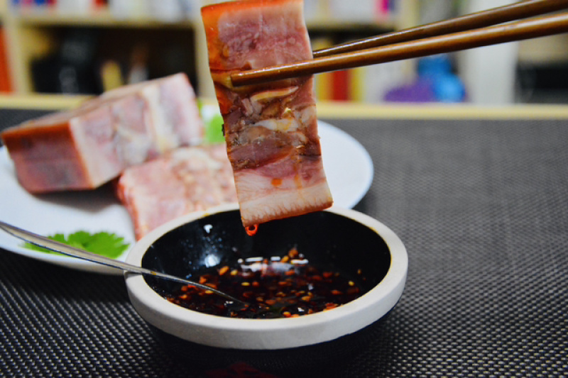 五香压猪头肉，无食用胶，无汤无添加。肥而不腻。