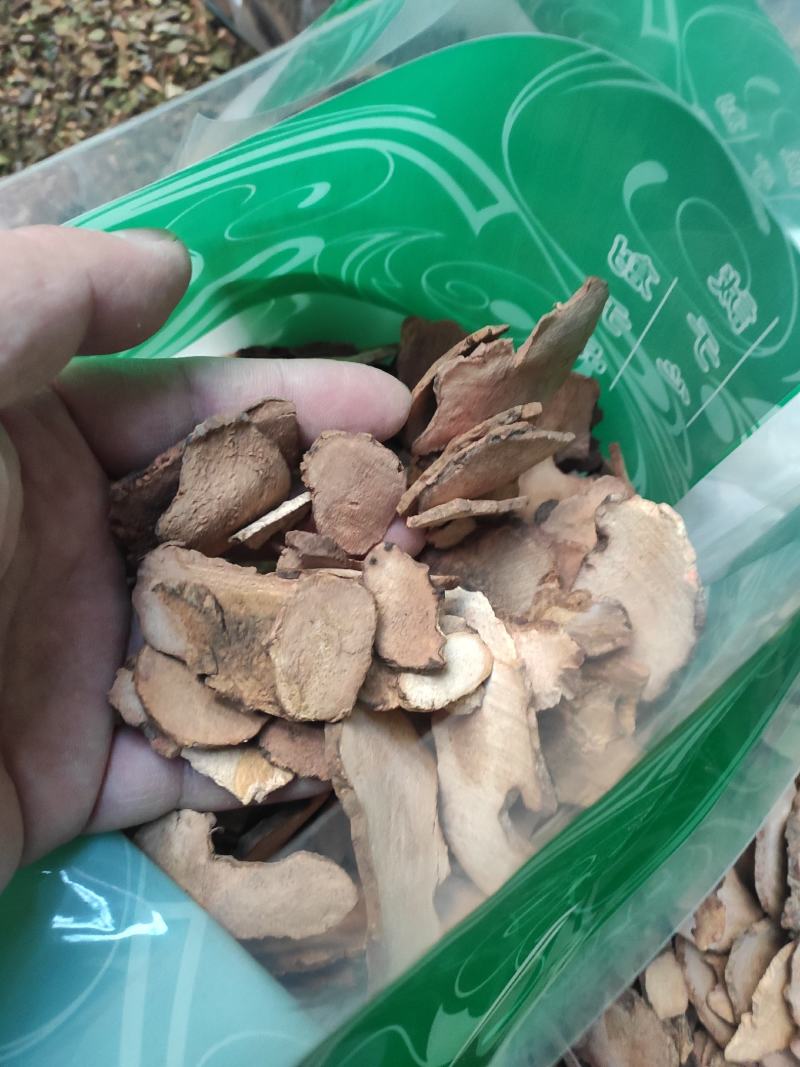 土茯苓产地湖南粉白土茯苓中药材欢迎选购！