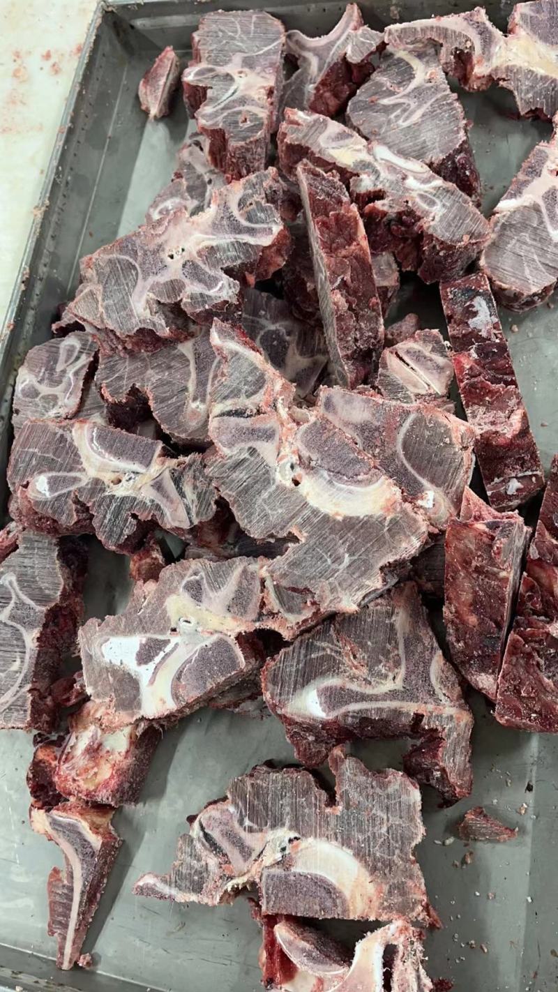 满肉牛脖骨，可切块，可做小包装，货源充足全国发货需要联系