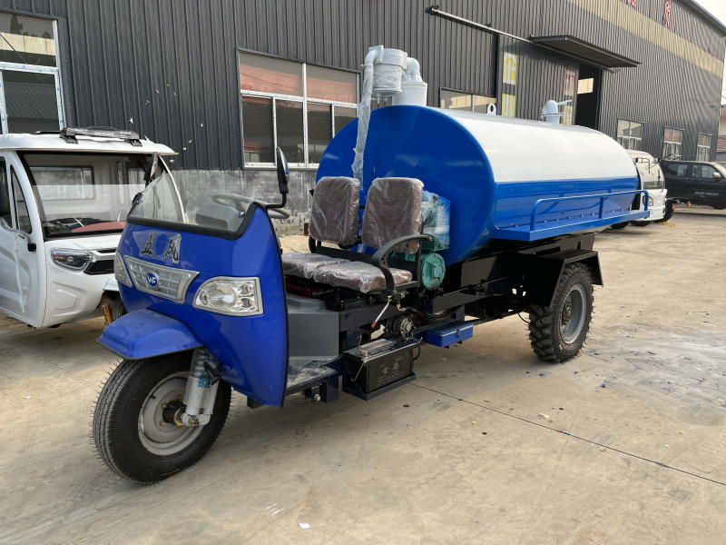 半封闭三轮吸粪车2立方抽粪车小型吸污车
