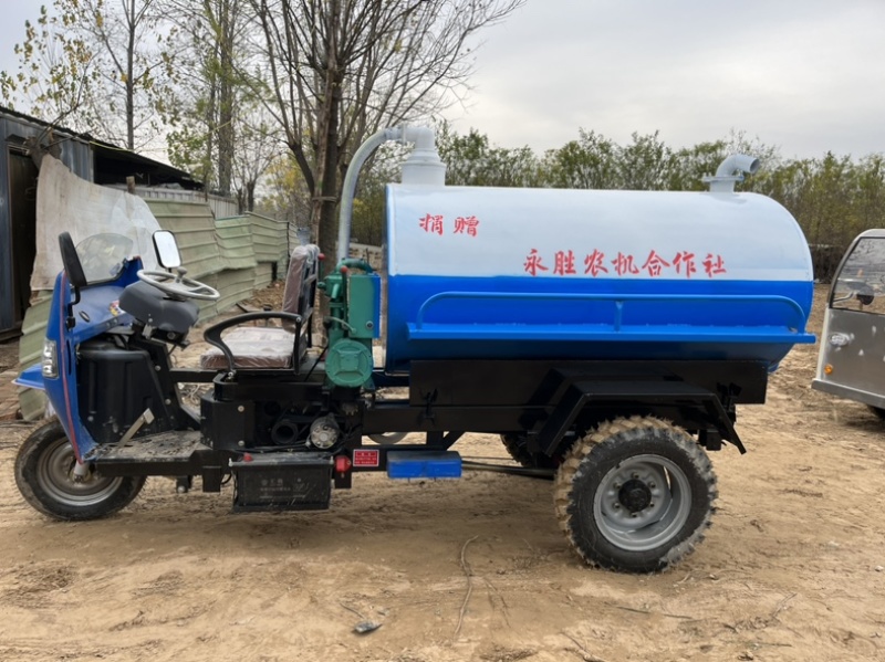 半封闭三轮吸粪车2立方抽粪车小型吸污车