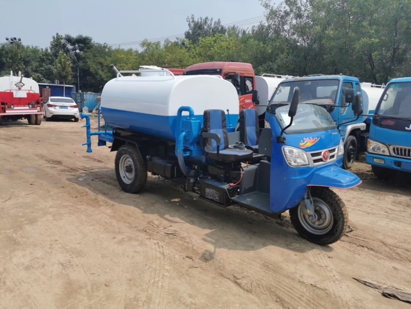 三轮洒水车工地专用洒水车
