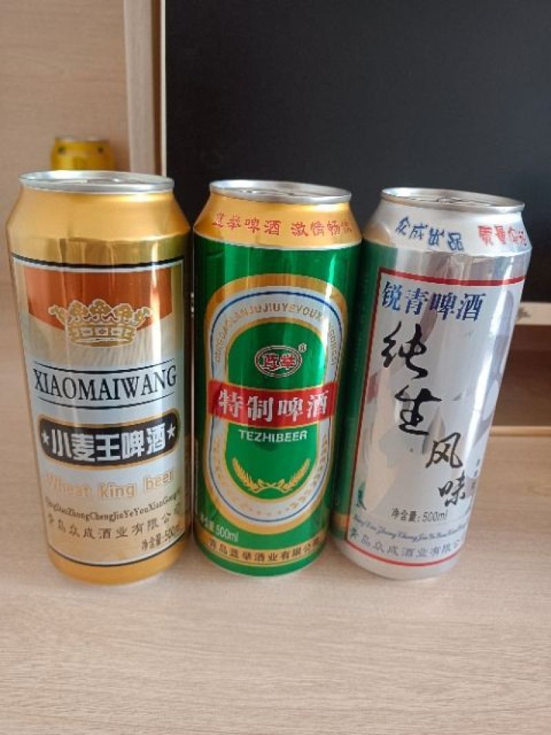 不同规格的啤酒排单订货中