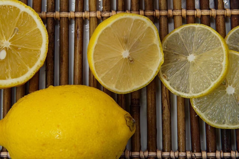 新鲜切开的安岳柠檬特写