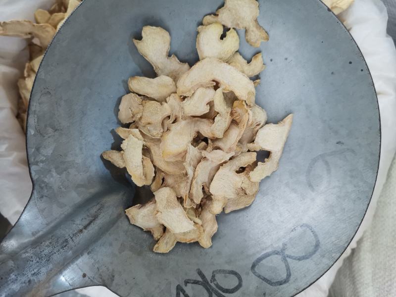 云南小黄姜片，大量供应，欢迎各位老板来电咨询下单。