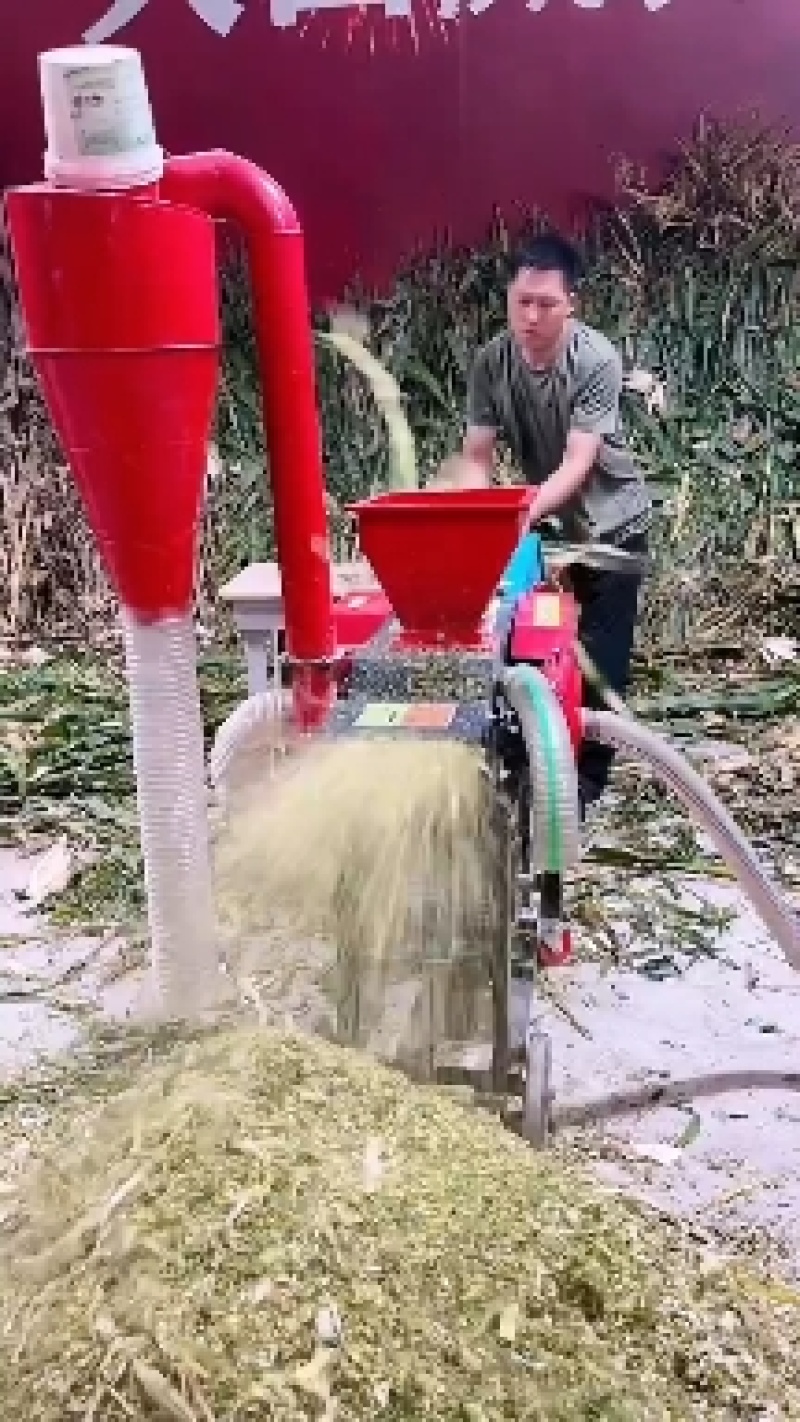3.8锄草揉丝粉碎磨面一体机