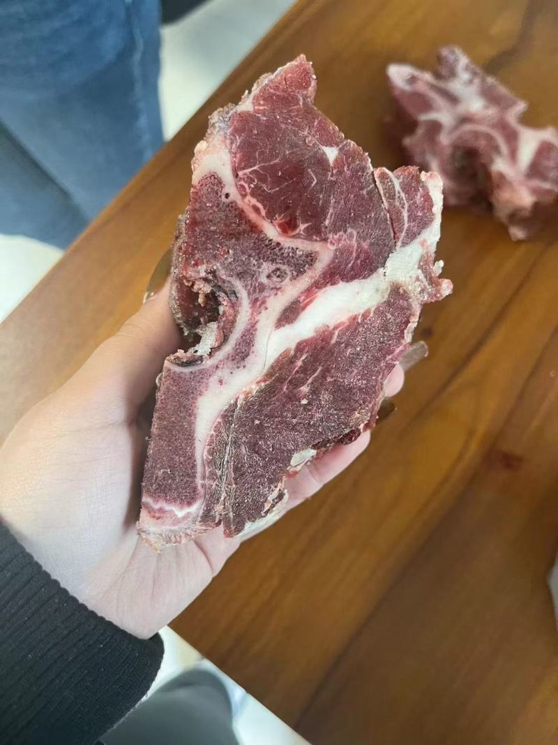 多肉牛脖骨