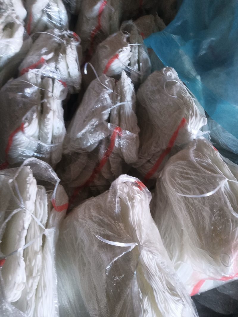 土豆粉条！山西特产纯手工土豆粉粉条，筋道爽口！欢迎采购。