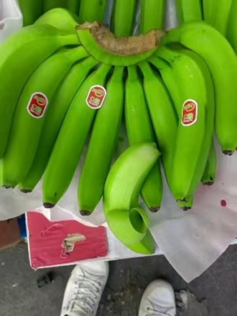 香蕉一件27斤毛重29斤青头二级焦
