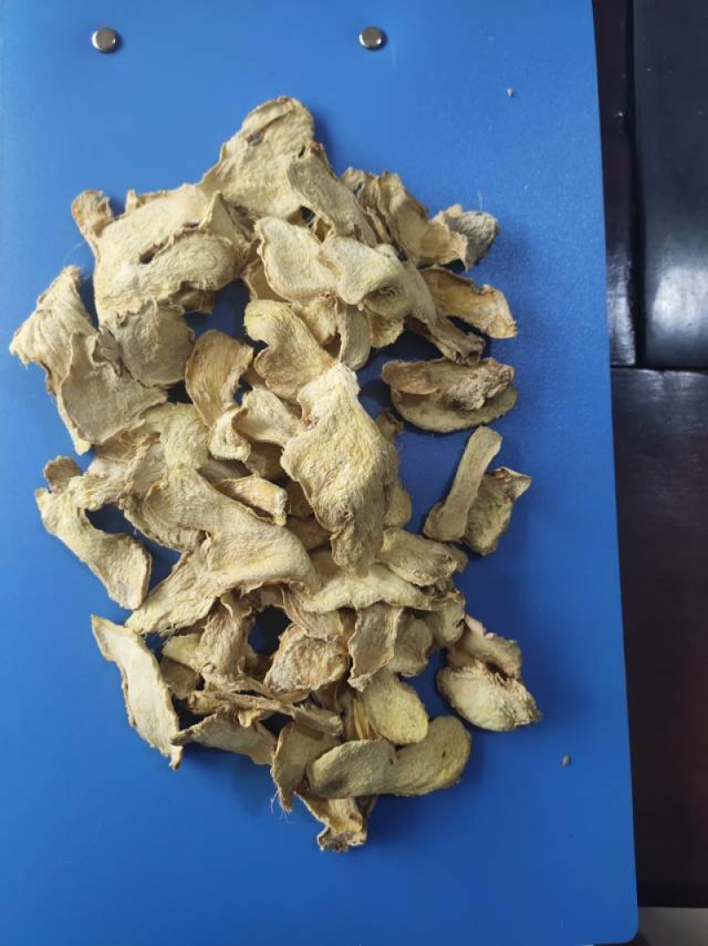 中药材干姜片云南粉质小黄姜颜色鲜亮味道浓郁