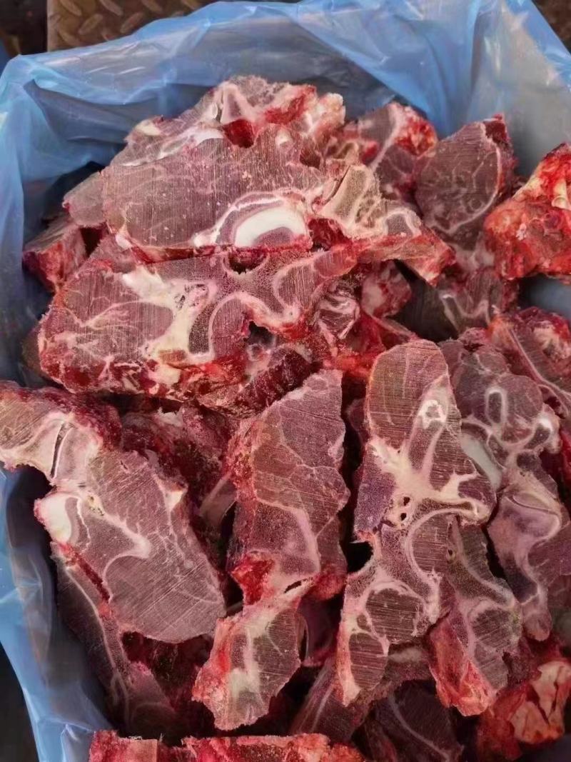精品牛脖骨，各种规格，质量上乘，价格美丽，欢迎选购