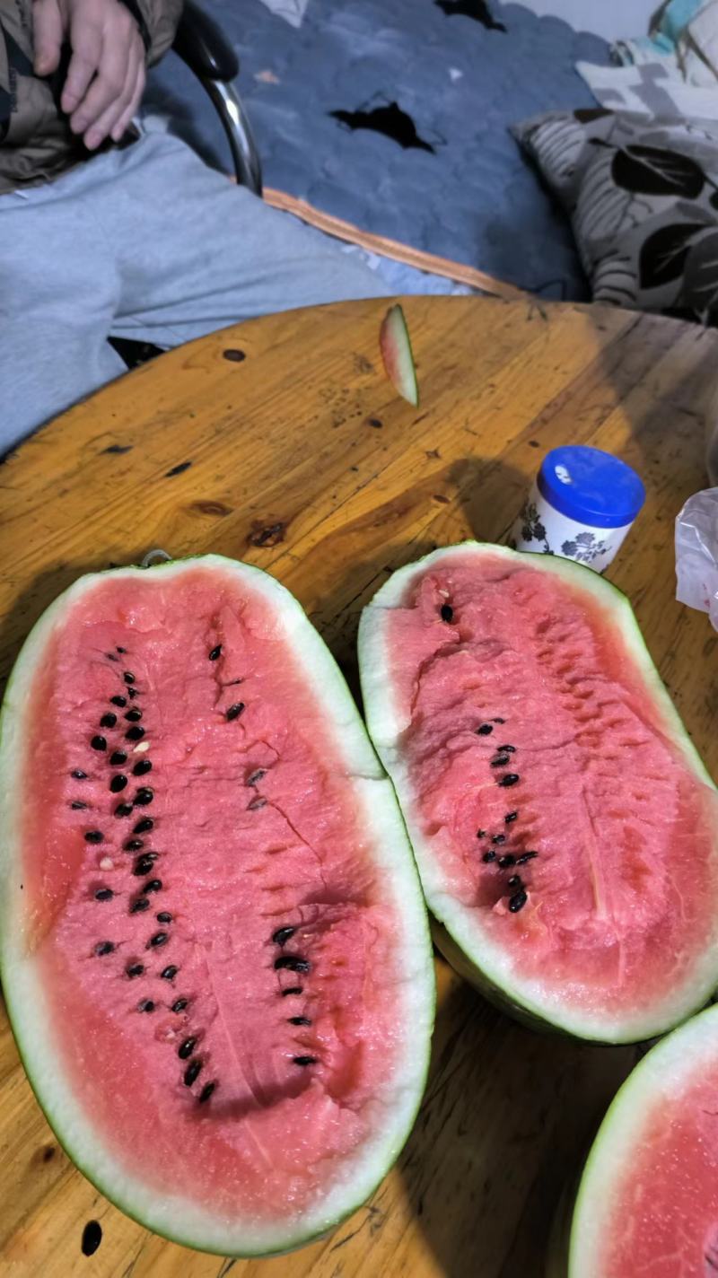 【优选】精品黑美人西瓜大量供应，物美价廉，靓货，市场货