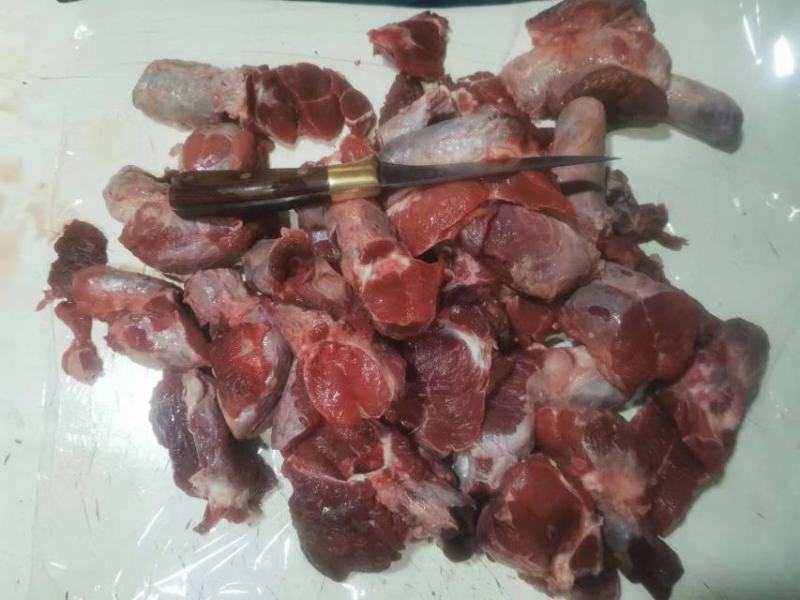 牛碎肉牛鞭根肉