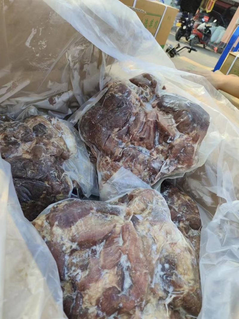 带皮熟羊肉现货，货源稳定充足，精修纯干货！！！！！！！！