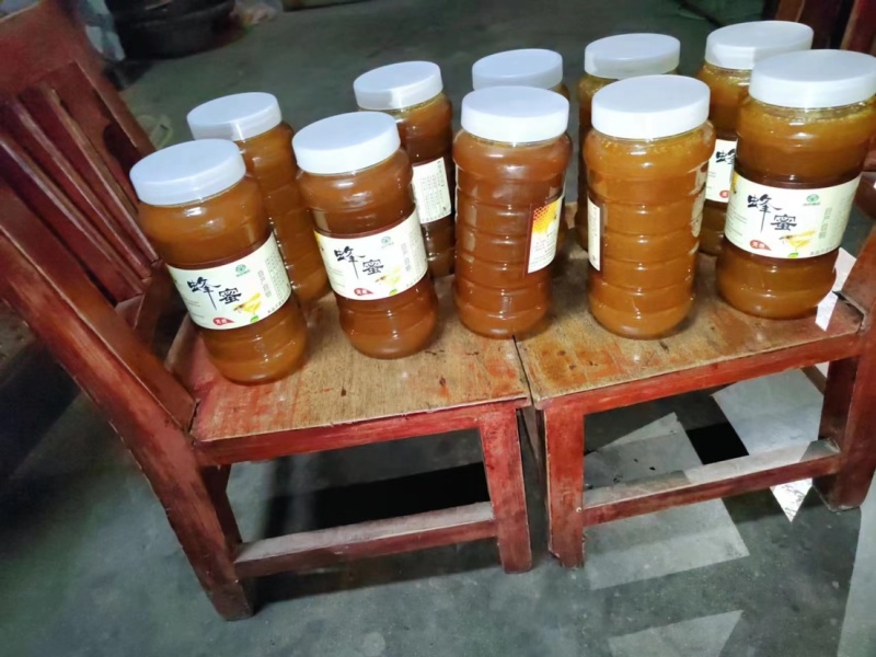 正宗土蜂蜜一年只取一次的好蜜，自产自销，欢迎大家前来咨询