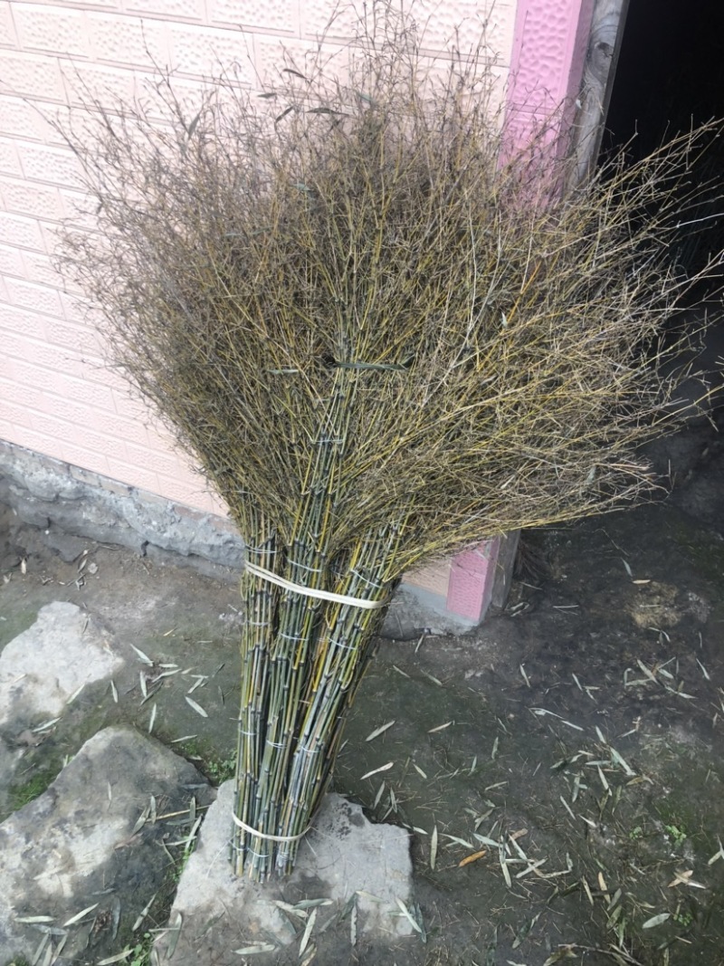农家自制手工竹扫把
